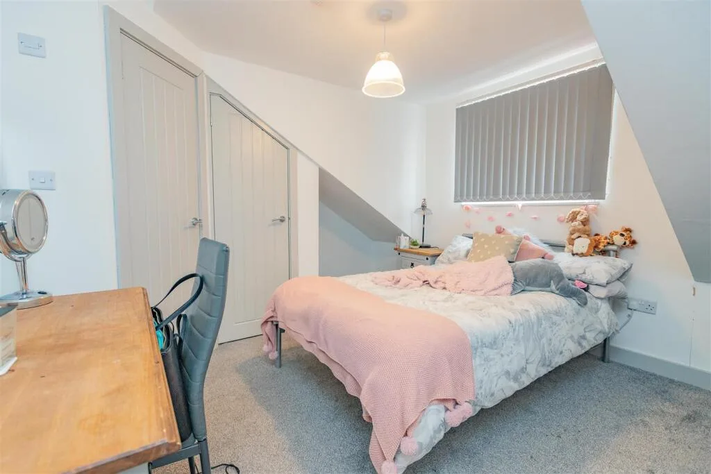 5 bedroom house for rent