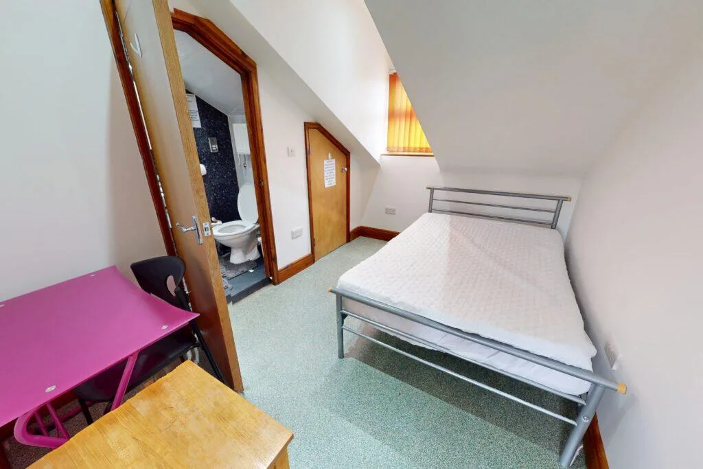 6 bedroom house for rent