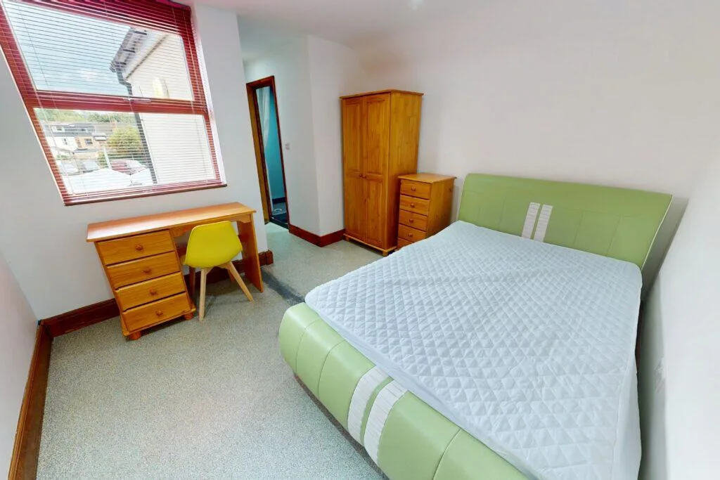 6 bedroom house for rent