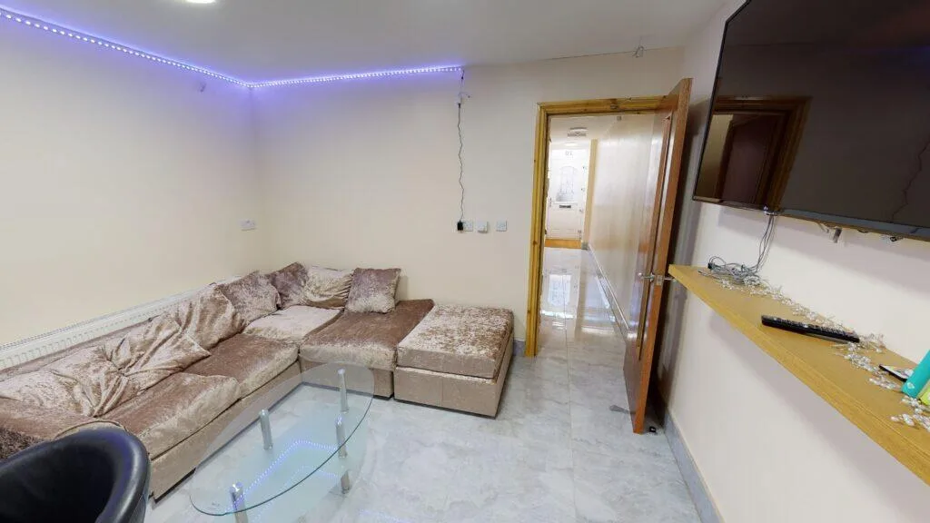 9 bedroom house for rent