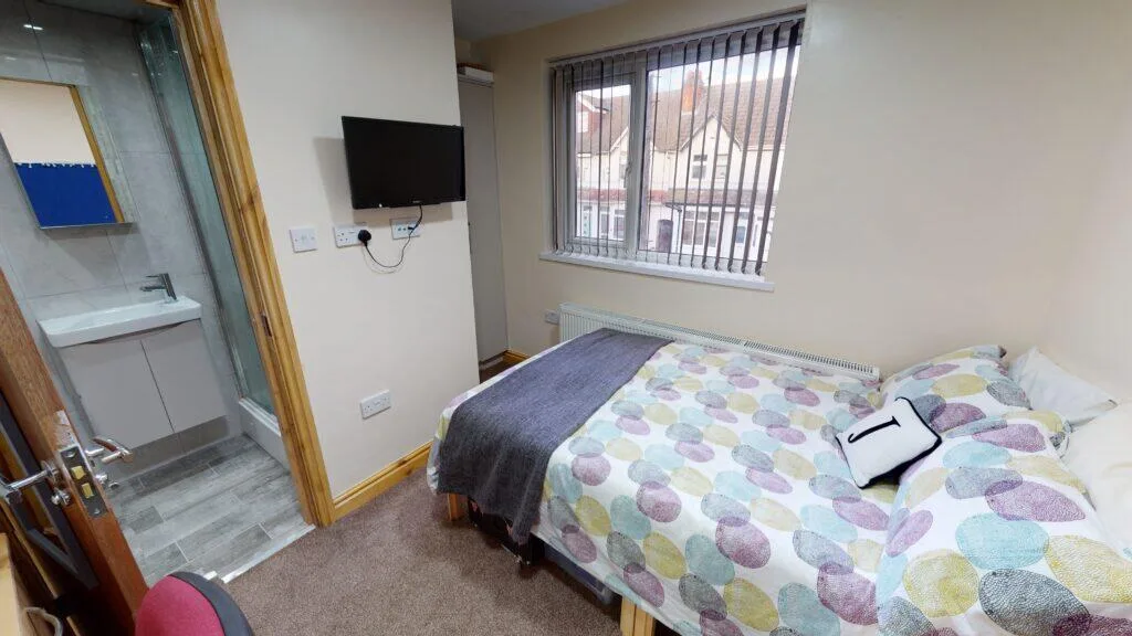 9 bedroom house for rent