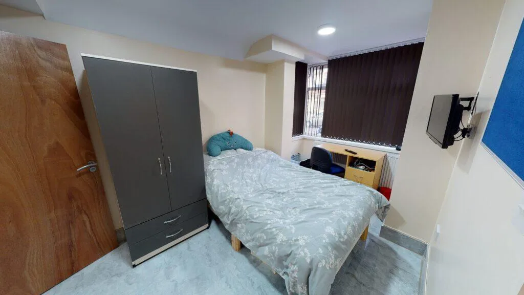 9 bedroom house for rent
