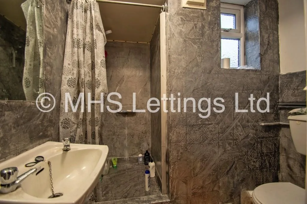 12 bedroom terraced house for rent