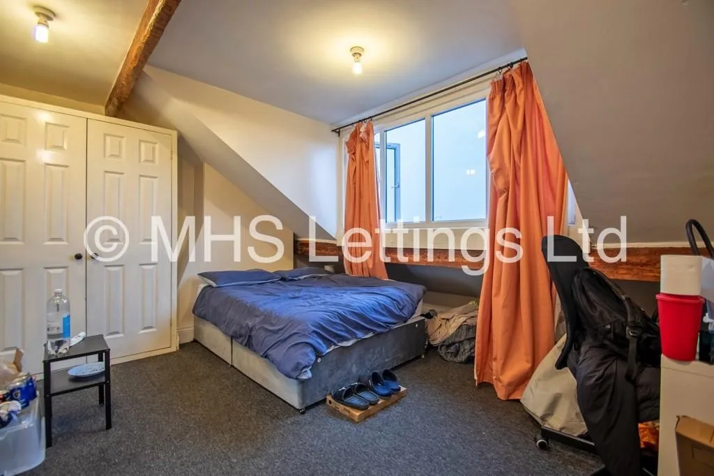 12 bedroom terraced house for rent