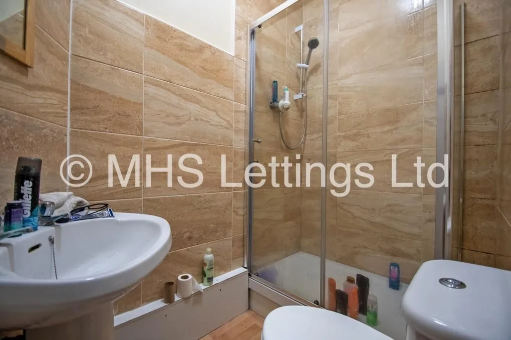 12 bedroom terraced house for rent