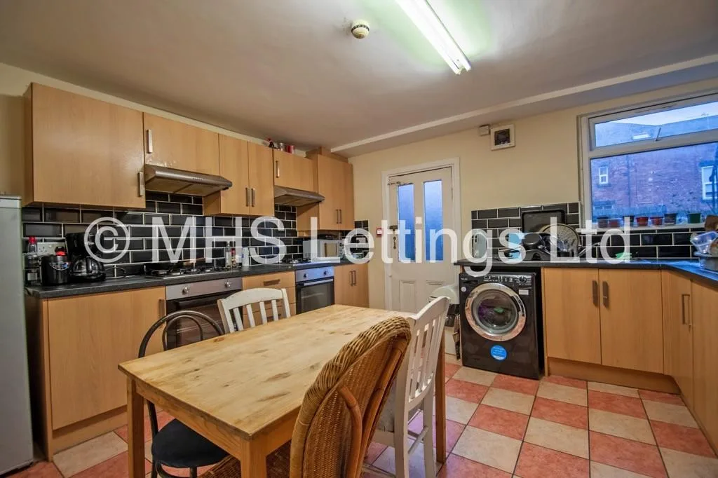 12 bedroom terraced house for rent