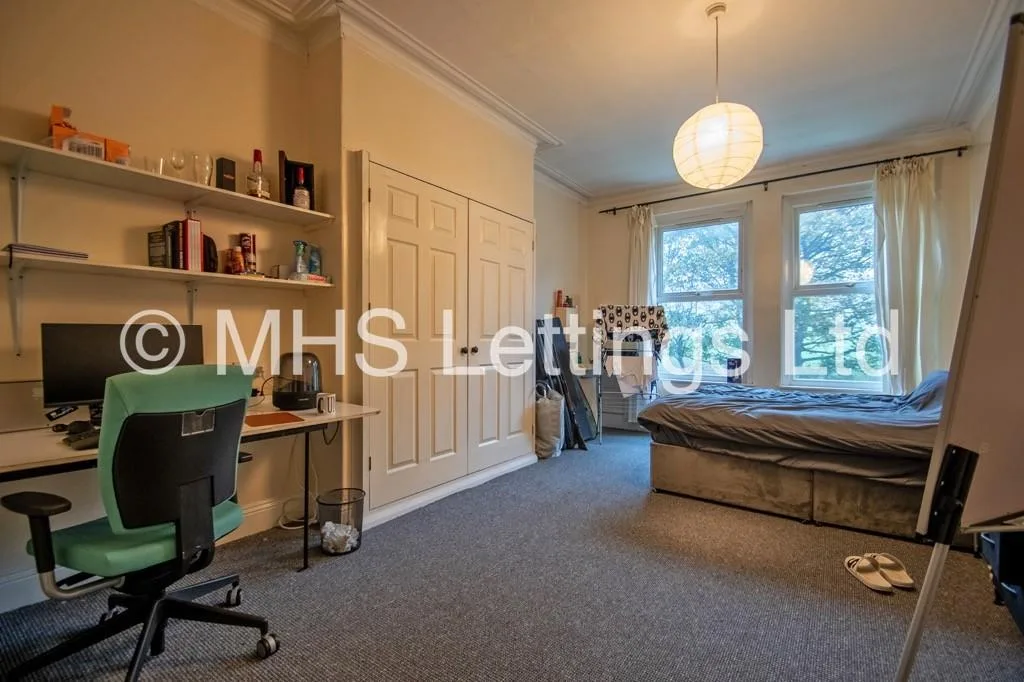 12 bedroom terraced house for rent