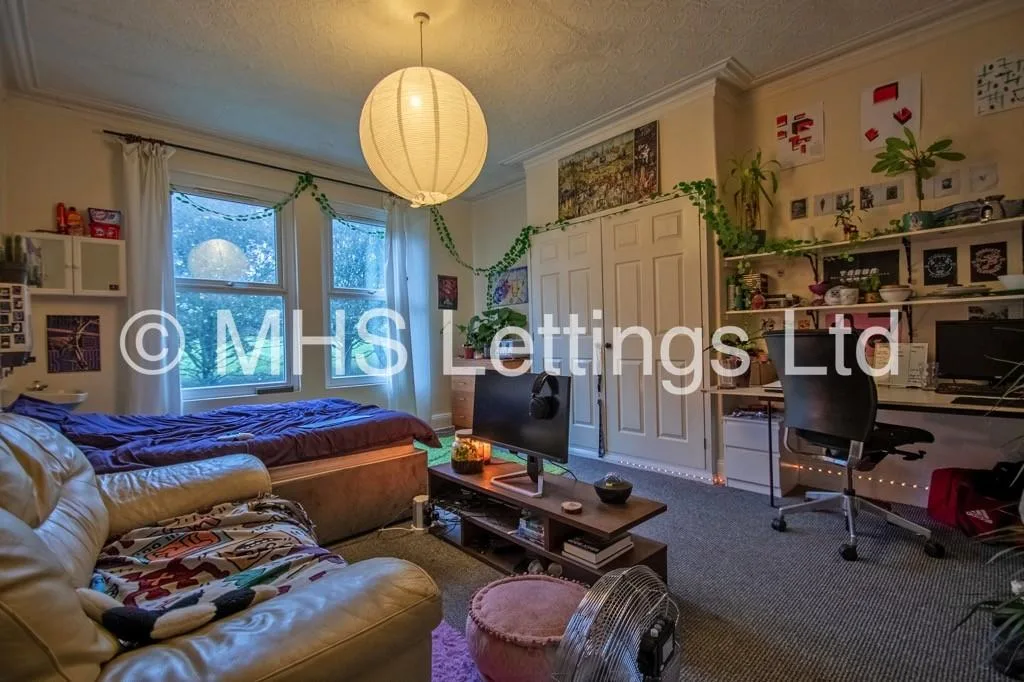 12 bedroom terraced house for rent