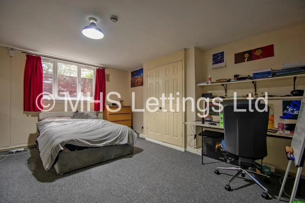 12 bedroom terraced house for rent