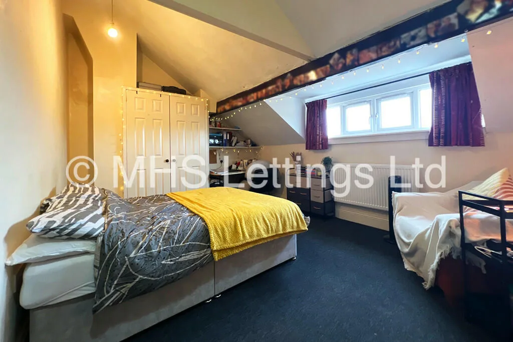 12 bedroom end of terrace house for rent