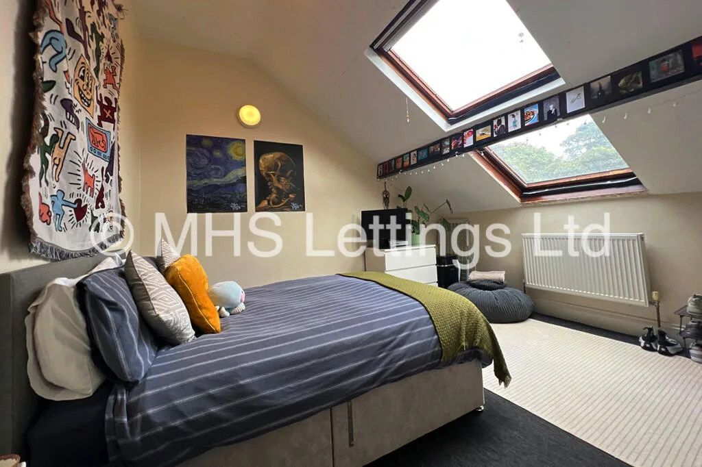12 bedroom end of terrace house for rent