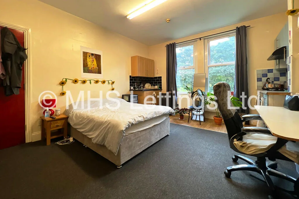 12 bedroom end of terrace house for rent