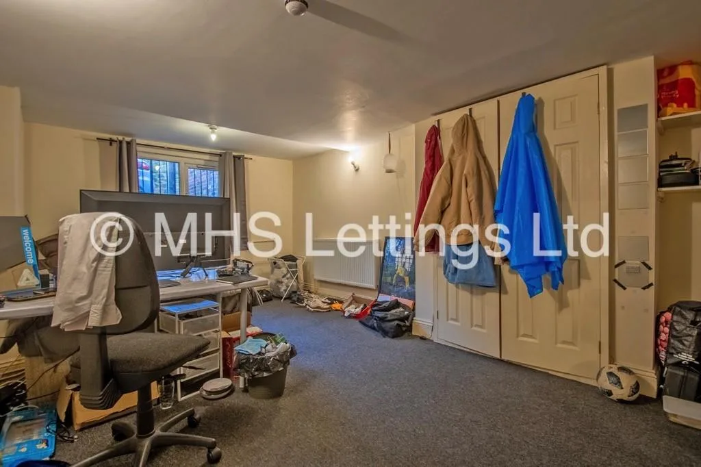 10 bedroom terraced house for rent