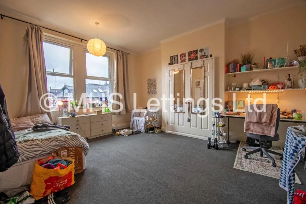 10 bedroom terraced house for rent