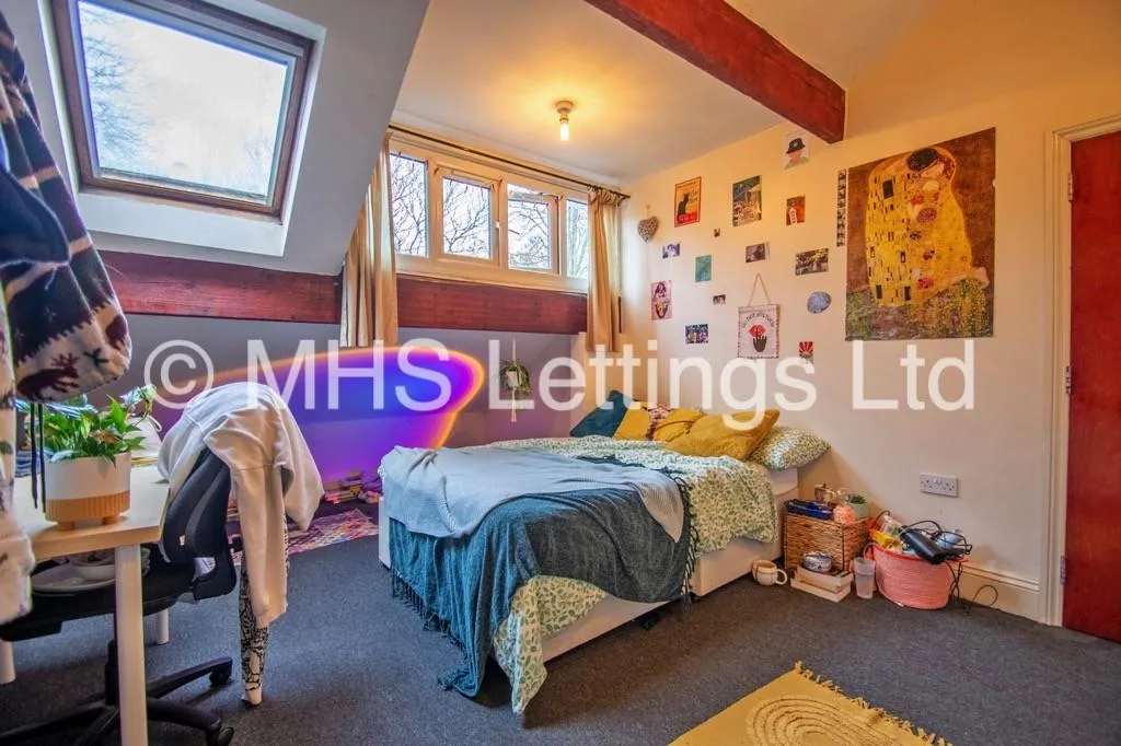 10 bedroom terraced house for rent