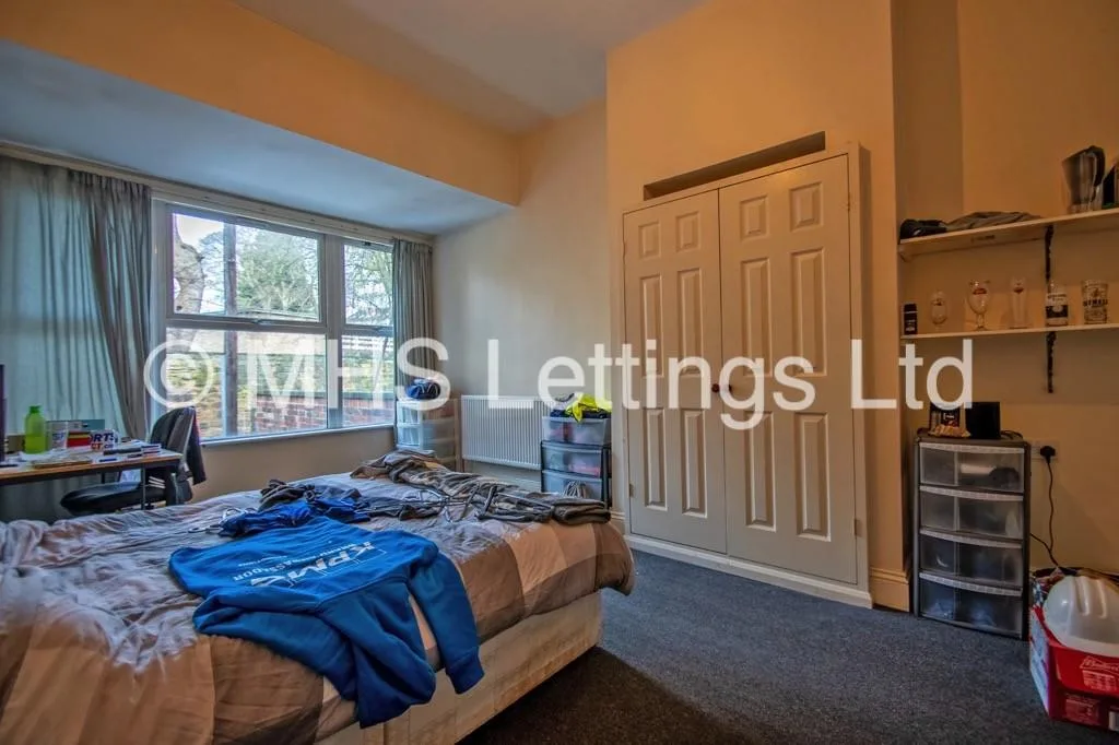 10 bedroom terraced house for rent