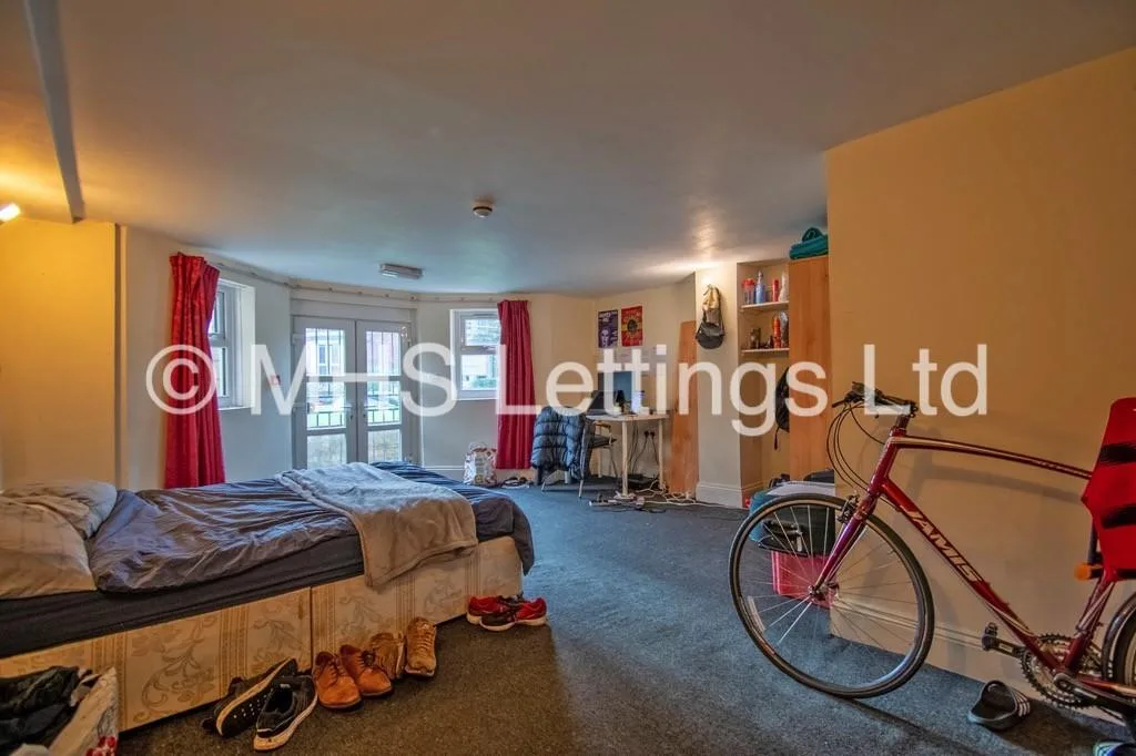 10 bedroom terraced house for rent
