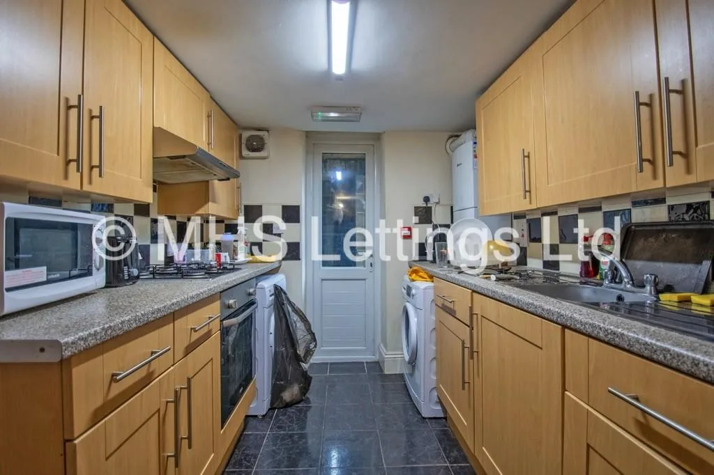 10 bedroom terraced house for rent