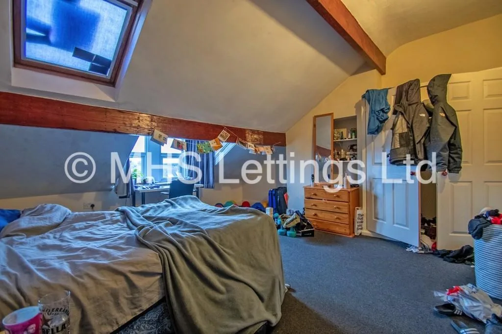 10 bedroom terraced house for rent