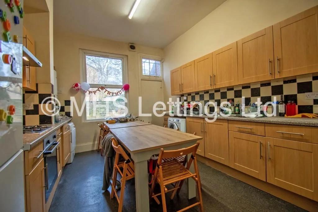 10 bedroom terraced house for rent