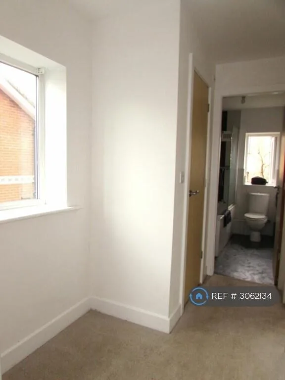 2 bedroom semi-detached house for rent