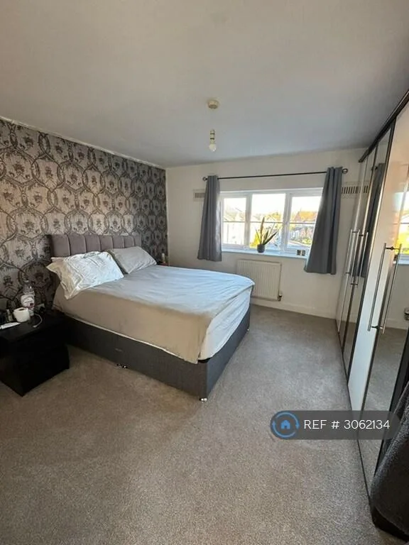 2 bedroom semi-detached house for rent