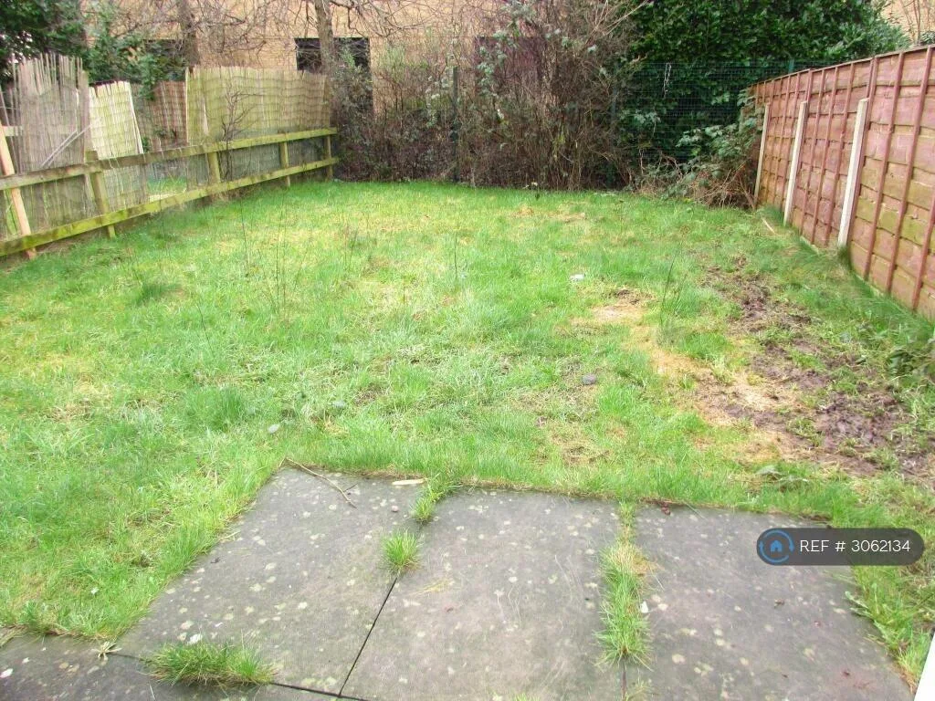 2 bedroom semi-detached house for rent