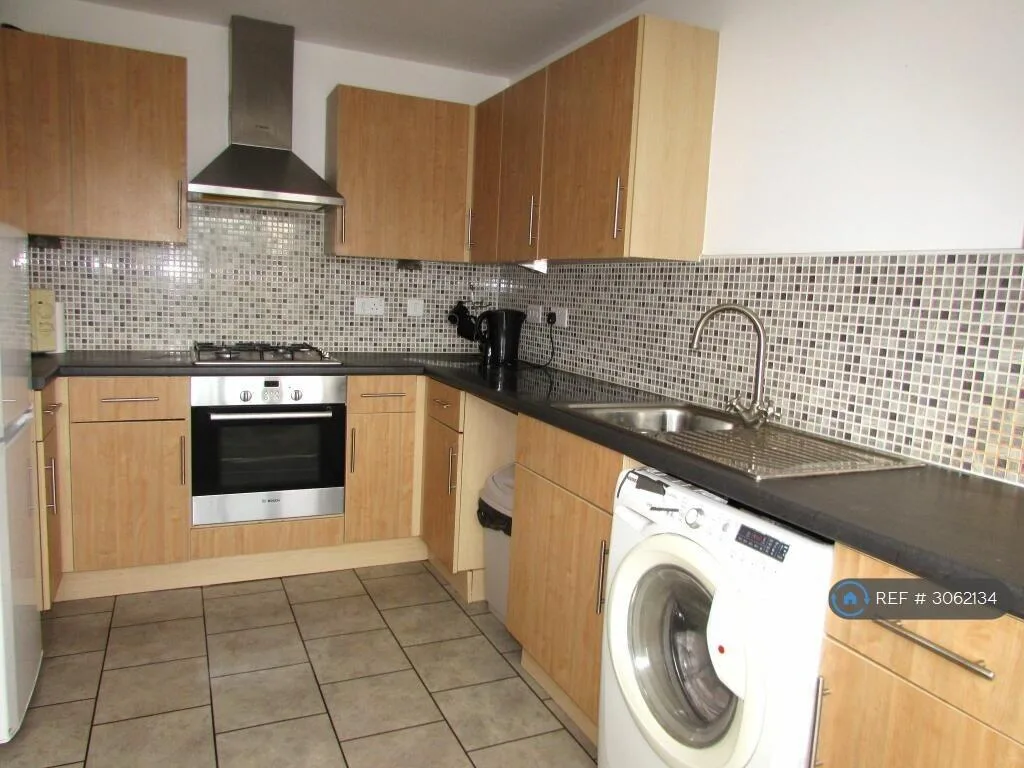 2 bedroom semi-detached house for rent
