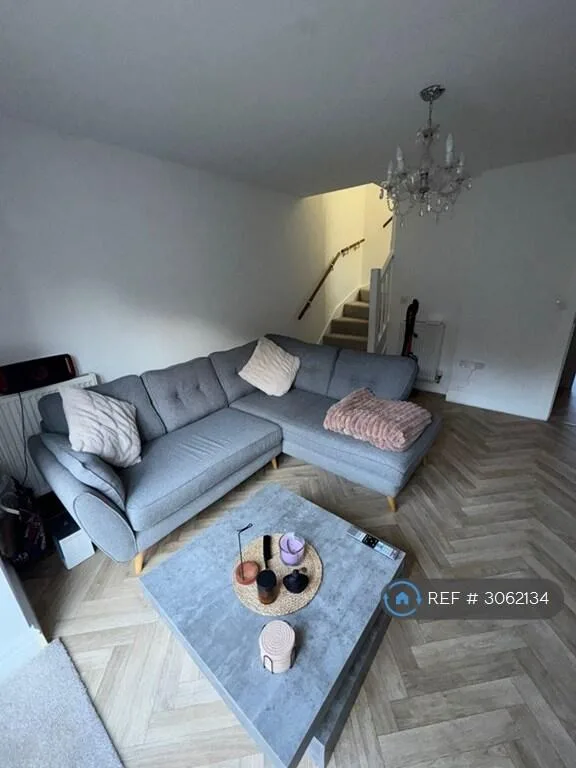 2 bedroom semi-detached house for rent