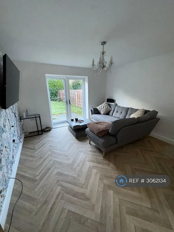 2 bedroom semi-detached house for rent