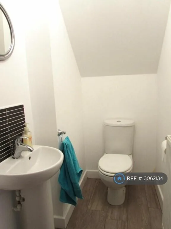 2 bedroom semi-detached house for rent
