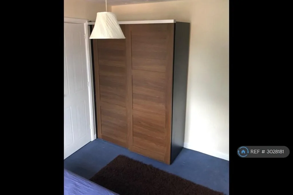 3 bedroom end of terrace house for rent