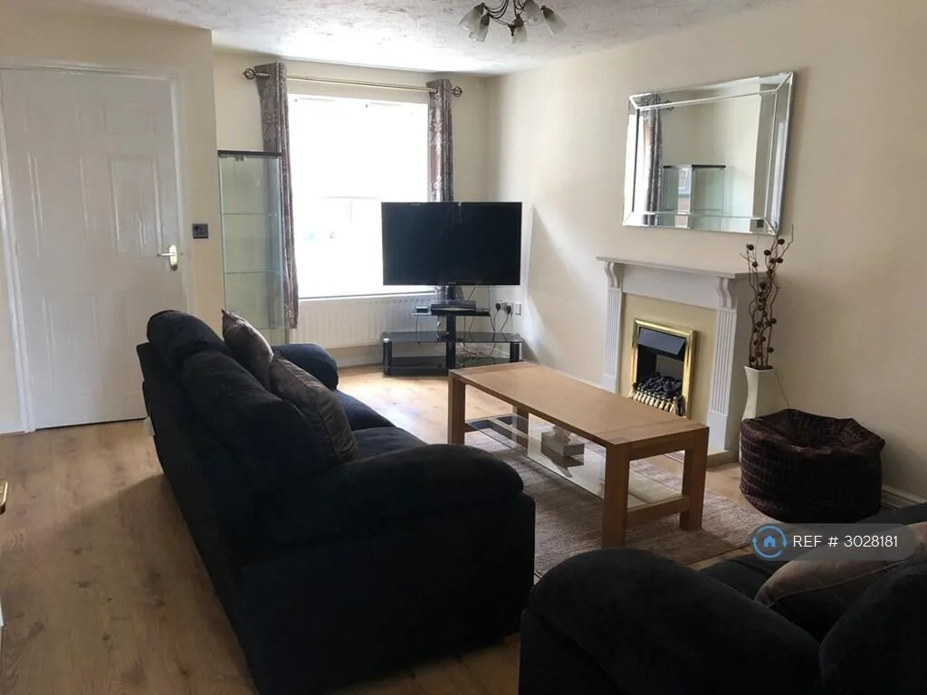 3 bedroom end of terrace house for rent