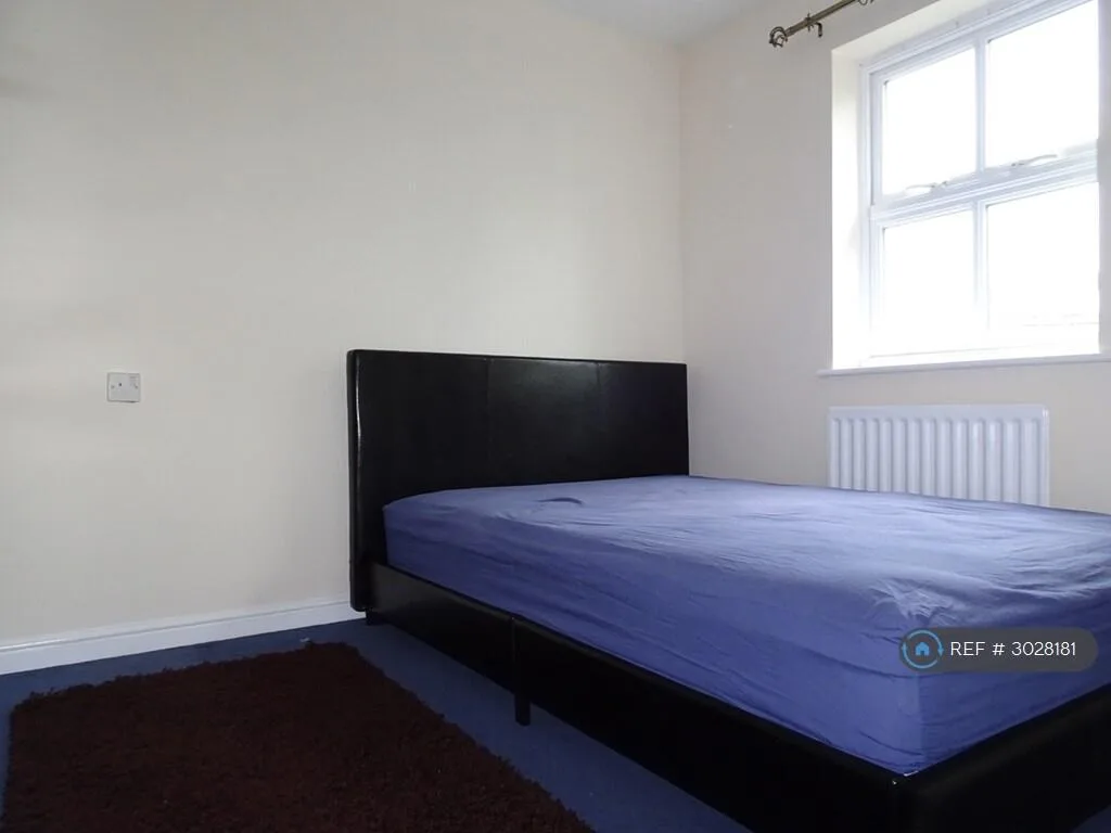 3 bedroom end of terrace house for rent
