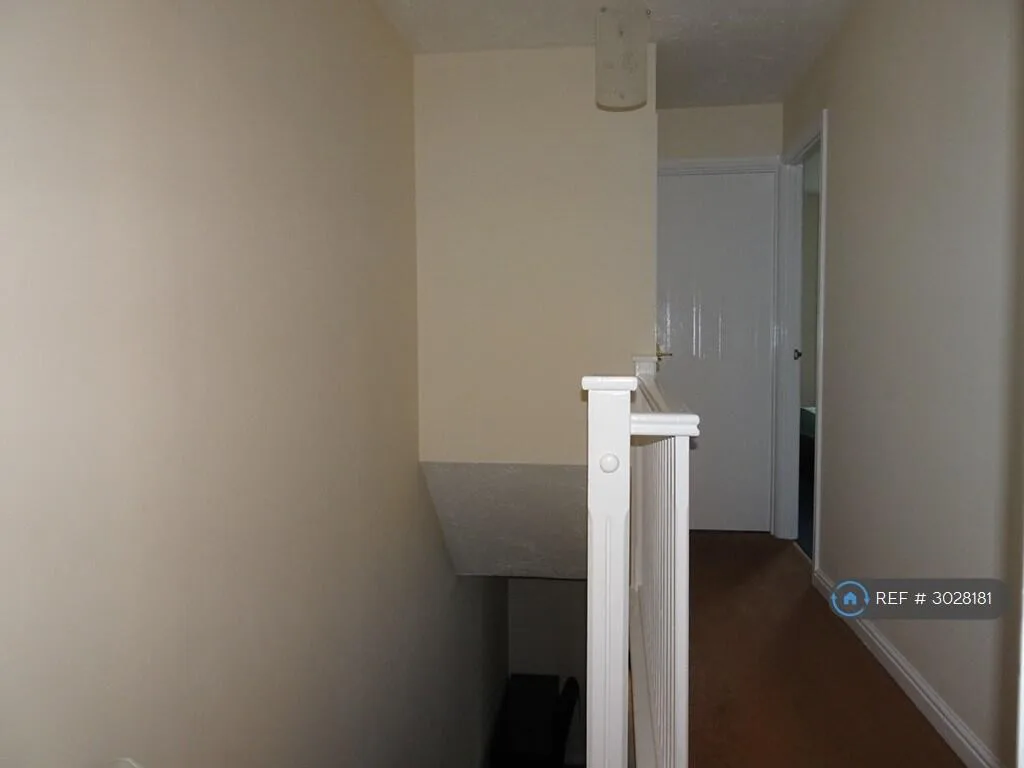3 bedroom end of terrace house for rent