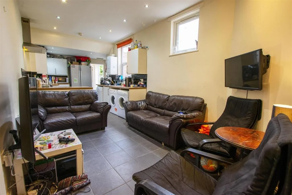 7 bedroom house for rent