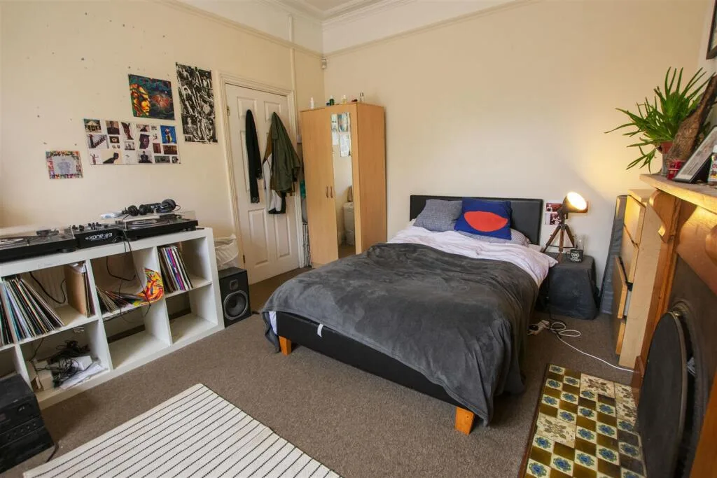 7 bedroom house for rent