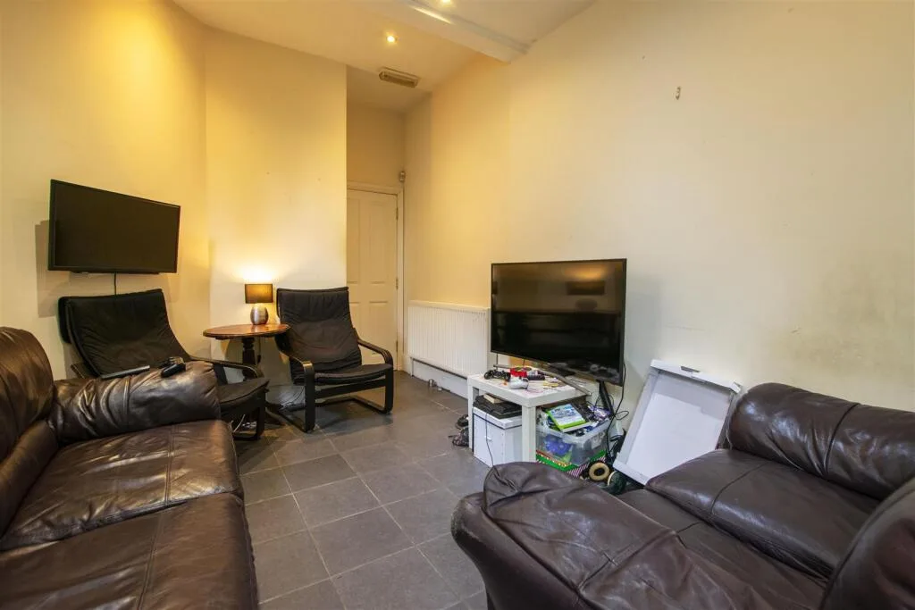 7 bedroom house for rent