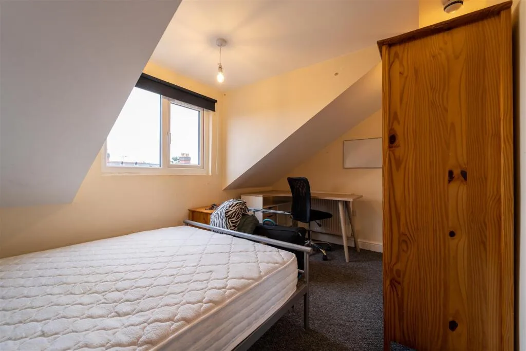 5 bedroom house for rent