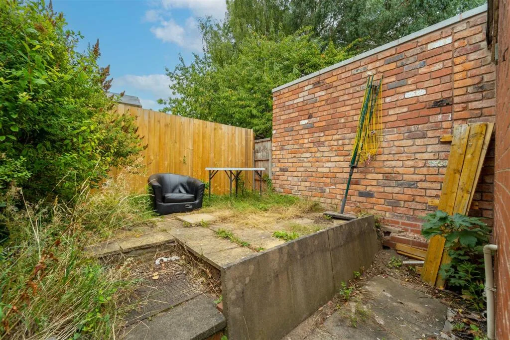 5 bedroom house for rent