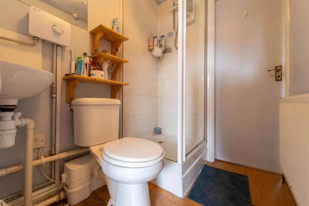 5 bedroom house for rent