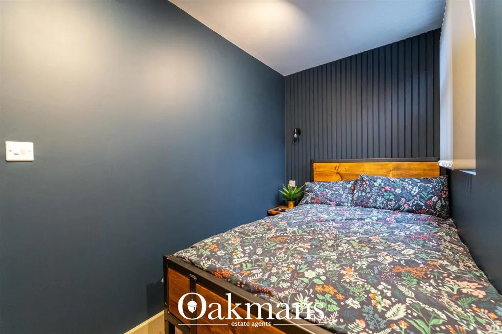 6 bedroom house for rent