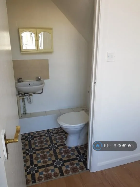 Studio flat for rent