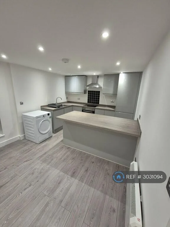 3 bedroom flat for rent
