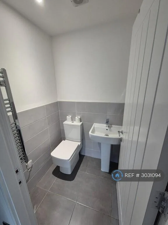 3 bedroom flat for rent