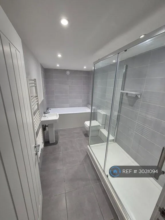 3 bedroom flat for rent