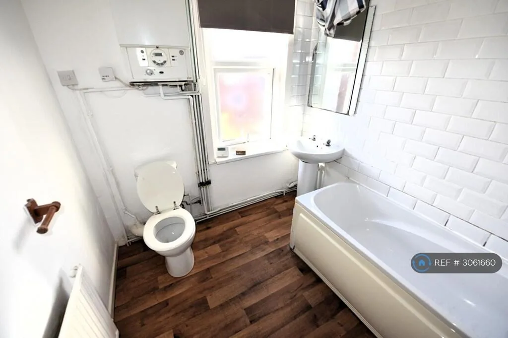 2 bedroom end of terrace house for rent