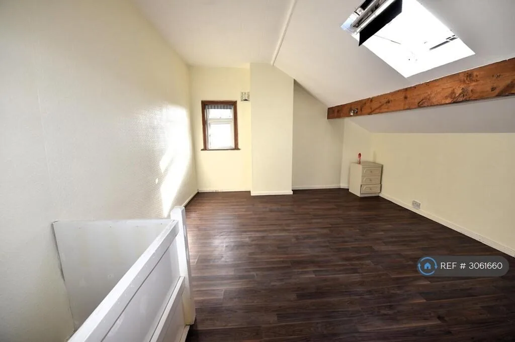 2 bedroom end of terrace house for rent