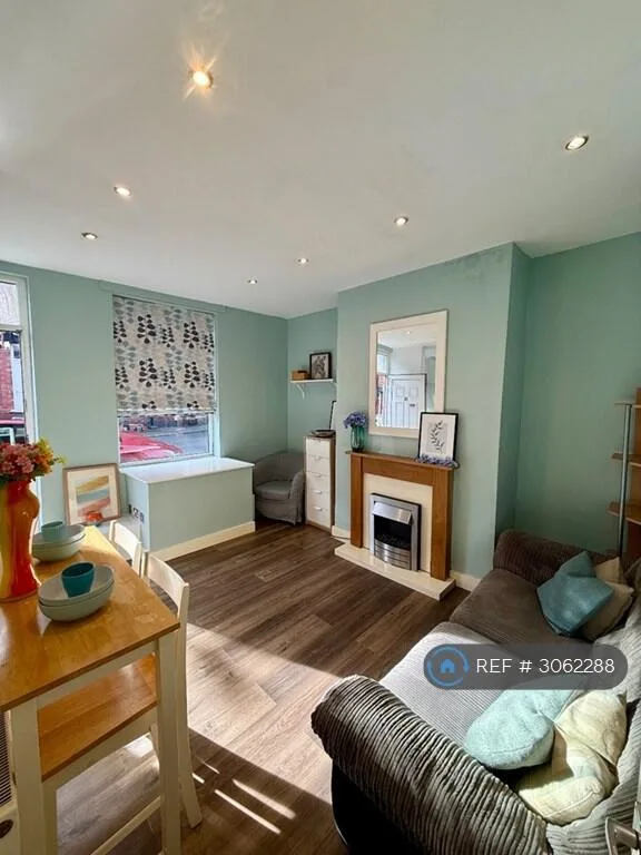 4 bedroom end of terrace house for rent