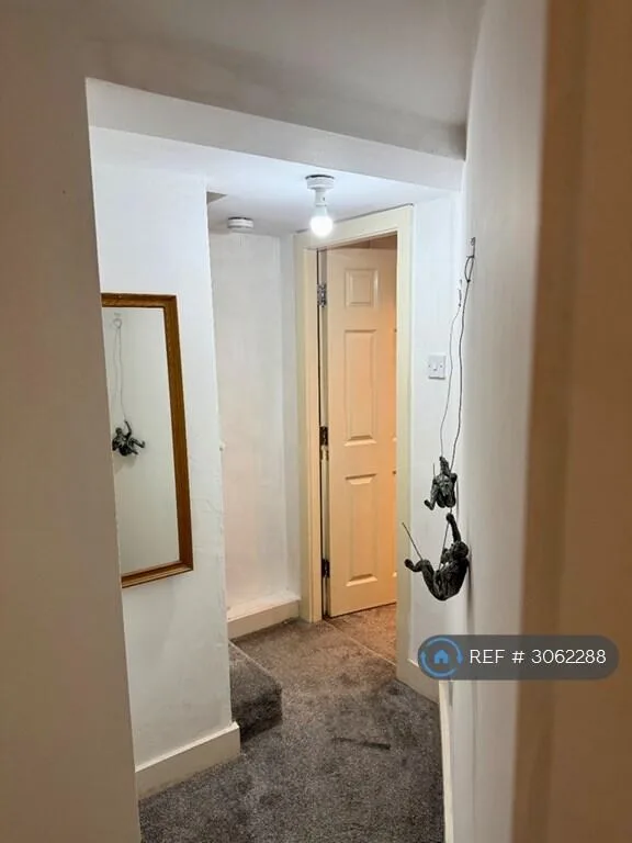 4 bedroom end of terrace house for rent